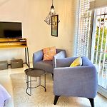 by Calamari Homes - Parque Centenario casa 206 walled city