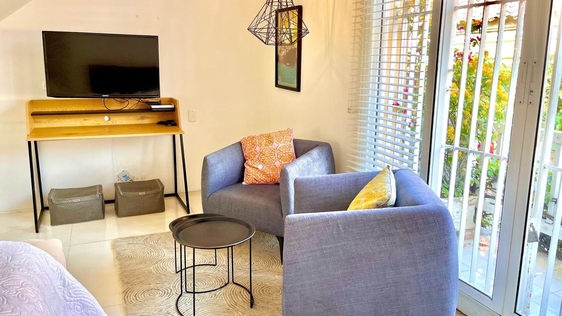 By Calamari Homes - Parque Centenario Casa 206 Walled *