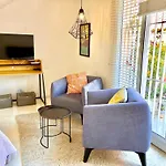 by Calamari Homes - Parque Centenario casa 206 walled city