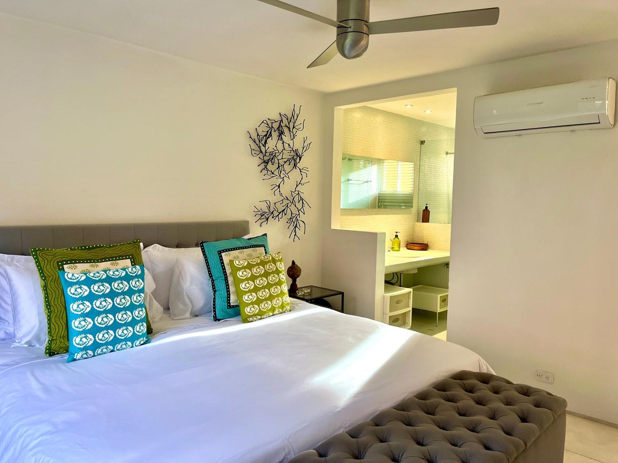 By Calamari Homes - Parque Centenario Casa 206 Walled * Cartagena